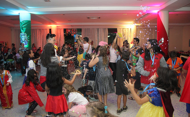 Baile Infantil do Sesc AM anima o Carnaval das crianas