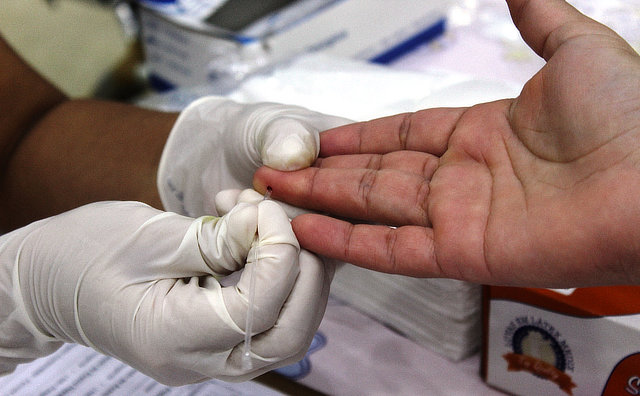 Teste de HIV e vacinas no 