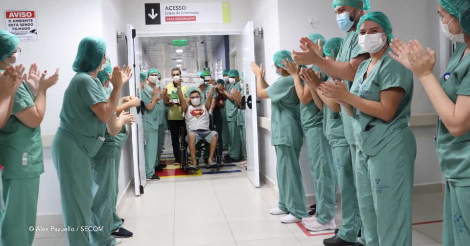 Trs primeiros pacientes que receberam transplante renal do SUS no estado tm alta no Hospital Delphina Aziz